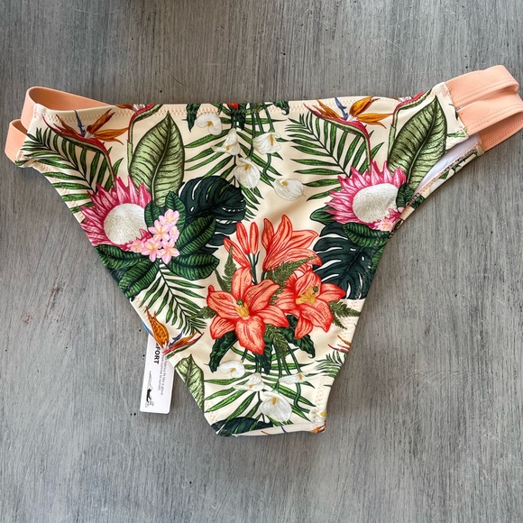 Cupshe Bikini - Picture 5 of 8